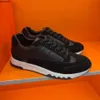 Chaussures de sport pour hommes Tissus de loisirs de créateurs de luxe utilisant de la toile et du cuir Matériau confortable Une variété de taille38-46 hm051192