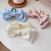 Elegancka dama biała różowa wstążka Bowknot Hair Claws Big Velvet Bow Hairs Clips Vintage Hair Accessories Korean Women SairPins 1398