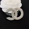 Odznaka biżuterii luksusowe kobiety diamentowe broote srebrne plastowane brosze wkładka kryształowy rhinestone designer broszka broch urok perłowy pin broches men rocznica imprezy rocznica