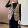 Gilet da donna stile autunnale da donna che indossa un versatile gilet in tweed senza maniche con gilet profumato a griglia femminile