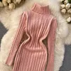 Robes décontractées 2023 Slim épaissir col roulé robe tricotée automne manches longues élastique moulante hiver chaud sexy pull fendu