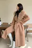 女性の毛皮の巨大なふわふわしたリアルターンダウンカラーウールコートのための冬のエレガントなベルトの贅沢XロングルーズオーバーコートJD05
