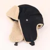 Bérets Hommes Hiver Bomber Chapeau Faux Cachemire Chaud Russe Ushanka Femmes Polaire En Peluche Oreillette Casquette De Ski De Neige Pour La Chasse Cyclisme Capuchon Complet