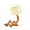 Lampes de table en bois Robot forme pliant créatif mode européenne étude chambre chevet lin abat-jour lampe de bureau