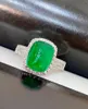 Küme Yüzükleri LR713 Emerald Ring 3.88Ct Saf 18K Altın Takı Kolombiya Canlı yeşil değerli taş elmas kadın için dişi