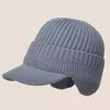 Bérets chapeaux d'hiver loisirs Sports de plein air ski casquettes d'équitation hommes moelleux couleur unie coupe-vent chaud oreillettes tricot en gros