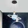 Hängslampor barn rumslampa planet astronaut pojke sovrum kreativt modern enkel mån himmel ljuskronor lampor