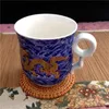 MUGS 4PCS 중국 용 용 패턴 티 머그 스트레이너 Infuser 및 뚜껑 접시 세라믹 차 머그잔 도자기 개인 컵