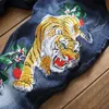 Ny stil mäns jeans byxor tiger huvud broderade smala raka manliga täta byxor trend blå motorcykel jeans streetwear c225n