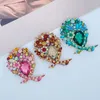 Broches luxueuses super flash fleur broche fille mignonne épingle de mode de mode de mariage joaillerie accessoires