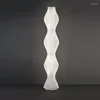 Zemin Lambaları Modern Minimalist Akrilik Işık ve Gölge Sanat Lambası İskandinav Beyaz Saman Etek Oturma Odası Yatak Odası Tasarımcısı Showroom