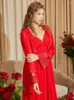 Damen-Nachtwäsche, Vintage-Rot, 2-teiliges Robe-Set für Damen, Langarm, königliche Stickerei, Spitze, sexy Nachtwäsche, Braut-Hochzeitsschlaf