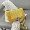 Umhängetaschen Luxus Samt Kette Klappe Messenger Tasche für Frauen Ins Mode Diamant Gitter Hohe Qualität Handtasche Stickerei Faden Kleine Totes 012023H