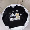 Mode luxe ontwerper babymeisjes jongens sweatshirts kinderen mode bedrukte hoodies kinderen casual sweatshirt brief nek herfst winter kleding pullover zwart wit