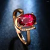 Ringos de cluster Design de moda Red Crystal Ruby Gemtones Diamantes para mulheres Jóias de cor de ouro rosa Bijoux Bague elegante Presentes Acessório