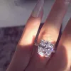 Anillos de boda Clásico de cuatro garras Cuadrado blanco Zircon Anillo para mujer Gran joyería de moda para baile de graduación