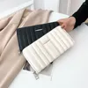 محفظة محفظة محفظة التطريز الخيط الطويل حقيبة يدوية أوروبية وأمريكية PU PU Leather Leather Leather Parse