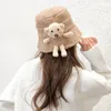 Bérets Chapeau de pêcheur mignon chapeau de seau d'hiver moelleux en peluche chaud femmes ours en peluche à large bord Harajuku casquettes coupe-vent en plein airBérets