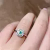 Pierścienie klastra moda mały delikatny kwadrat 4 4 mm naturalny klejnot kamienny pierścień zielony szmaragd s925 srebrna dziewczyna impreza biżuteria