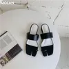 Slippers Molan Brand Designer 2023 Zomer smal band clip teen platte socofy Koreaanse schoenen glijden op loafers muilezels slippers casual