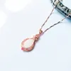 Flickor Sweet Pink Crystal Water Drop Pendant Zircon Diamond Jade Chalcedony Pendant Rose Gold Plated Halsband Bröllopsfest smycken Nyårspresent