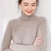 Suéteres femininos Light Yellow Cashmere Mulheres de malha de gola alta Pull Femme Hiver Moda de grandes dimensões O outono do inverno