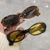 Solglasögon liten oval ram färgglad trendig mode kvinnliga glasögonmärkesdesigner UV400 Shades Gereglasses för kvinnor