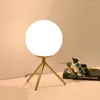 Tischlampen Modern für Schlafzimmer Bett Licht Art Deco Glas Globle Lampe LED Schreibtisch Nachtlichter Beleuchtung Make-up Luminaria