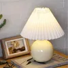 Bordslampor LED veckad lampa ins Xianfan keramik för vardagsrum hem deco söt med tricolor glödlampa bredvid