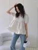 Kvinnors blusar blusa mujer de moda söt mild lös koreansk sommar mode runda puff kort ärm rosa blus kvinnor vilda vita docka toppar