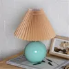 Tischlampen LED Plissee Lampe Ins Xianfan Keramik für Wohnzimmer Home Deco Niedlich mit dreifarbiger Glühbirne daneben