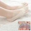 Calzini sportivi Five Toe Women Lace Mesh Invisible Shallow Silicone Low Cut traspirante antiscivolo Yoga Pilates