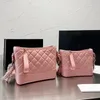 Bolsa feminina francesa Vinatge de couro de bezerro macia Hobo acolchoada estilo tendências branco rosa bege preto azul com pingentes bolsas de ombro de dois tons SHW/GHW 20CM/25CM