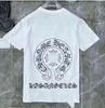 Moda Mens Classic T Shirt Marka Üst T-Shirts Ch Beyaz Kısa Kazak Kabartmalı Kabartmalı Mektup At Nalı Sanskrit Çapraz Desen Tasarımcılar Tees Kadın Tshirts 0ohl
