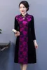 Robes décontractées Printemps Automne Robe en velours pour femmes Cheongsam à manches longues Vintage imprimé Patchwork Robe de soirée élégante pour maman
