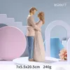 Decorative Figurines Falling In Love Warm Family Hugging Couple Lovers Resin Wood-like Figure Sculpture Home Decoration Wedding Valentines