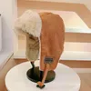 ベレー帽Ushanka Suede Winter Hat Women's Thallush厚い暖かいロシアの柔らかい風力発電屋外サイクリングボンバーメンズスキーキャップ