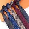 Bow Ties Marka Erkekler Yüksek Kaliteli Klasik Çiçek Baskı Şarap Kırmızı Boyun Kravat 6cm İnce Damat Düğün Erkekler için Paket Hediye Kutusu