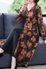 カジュアルドレスエスニックスタイルの秋のドレス女性エレガントプラスサイズの長袖ファッションレトロリーフプリントスプライスされた女性ベスティドローブM1039