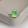 Fedi nuziali Zircone quadrato di cristallo verde giallo per le donne Anello di fidanzamento di colore argento di moda vintage Gioielli di lusso femminili