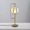 Tafellampen Noordelijke post Modern Simple Art Designer Licht Luxe bedkamer Slaapkamer Studiemodel Kamer Glass Bureau Lamp