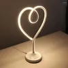 Lampy stołowe postmodernistyczne nordyckie sypialnię LED lampa nocna uczenie się oka ochrona czytania Nocna światło Walentynki Prezent Serce kształt serca