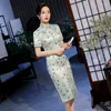 Ropa étnica FZSLCYIYI Mujer tradicional china Flor diaria Impreso Cheongsam Elegante Satén Delgado Hasta la rodilla Qipao Oversize 4XL
