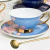 Tassen, Untertassen, britischer Stil, Knochenporzellan, Kaffeetasse mit Löffel, goldenes Nachmittagstee-Untertassen-Set, Brautjungfern-Geschenk