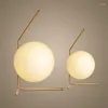Настольные лампы Современные металлические лампы Eu/US Plugce AC 110-240V E14 Светодиодные светильники Nordic Design Glass Ball Bedside для спальни