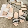 Slippers lente en zomer Koreaanse lage hiel parelstreep één woord slijtage sandalen net rood