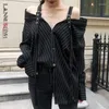 Blouses pour femmes Chemises 2023 Personnalité de la mode Sangle noire Bande verticale Épaule à manches longues Chemise Chemisier Femme Robe YE2