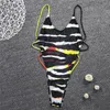 Moda de banho feminina Sexy Strappy Bikini colorido de duas peças de ara