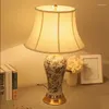 Tischlampen Europäische weiße Blume Vogel Keramik Chinesischer Touch-Schalter Stoff Kupferbasis E27 LED-Lampe für Nachttischfoyer MF053