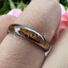 Anéis de casamento Jeia única 4mm Mulheres tungsten Nature Wood Inaly Drop Drop Drop Wholesale Silver Fashion Engagement Band